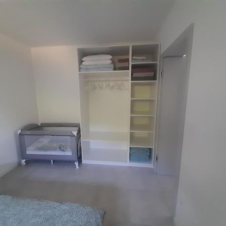 Green Bee Apartment Лесце Екстер'єр фото