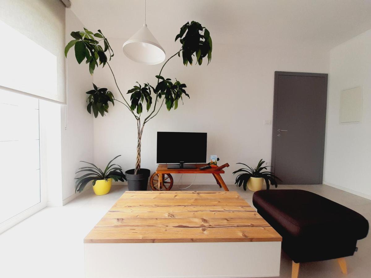 Green Bee Apartment Лесце Екстер'єр фото